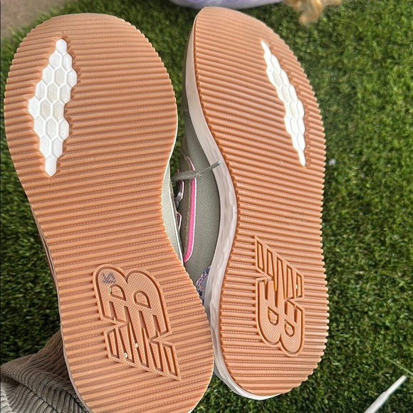 *like new* New Balance Fresh Foam X70 Women’s Shoes Size 9.5 - Picture 11 of 11